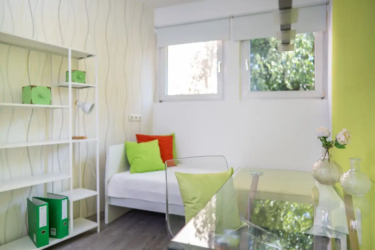 WG Zimmer Hellgrün